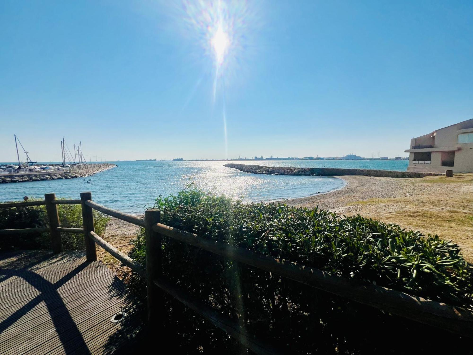 Le Coin De Mer 2, Bord De Mer, Plage 30M, Cosy, Clim, Wifi, 4 Personnes Fos-sur-Mer Exterior foto